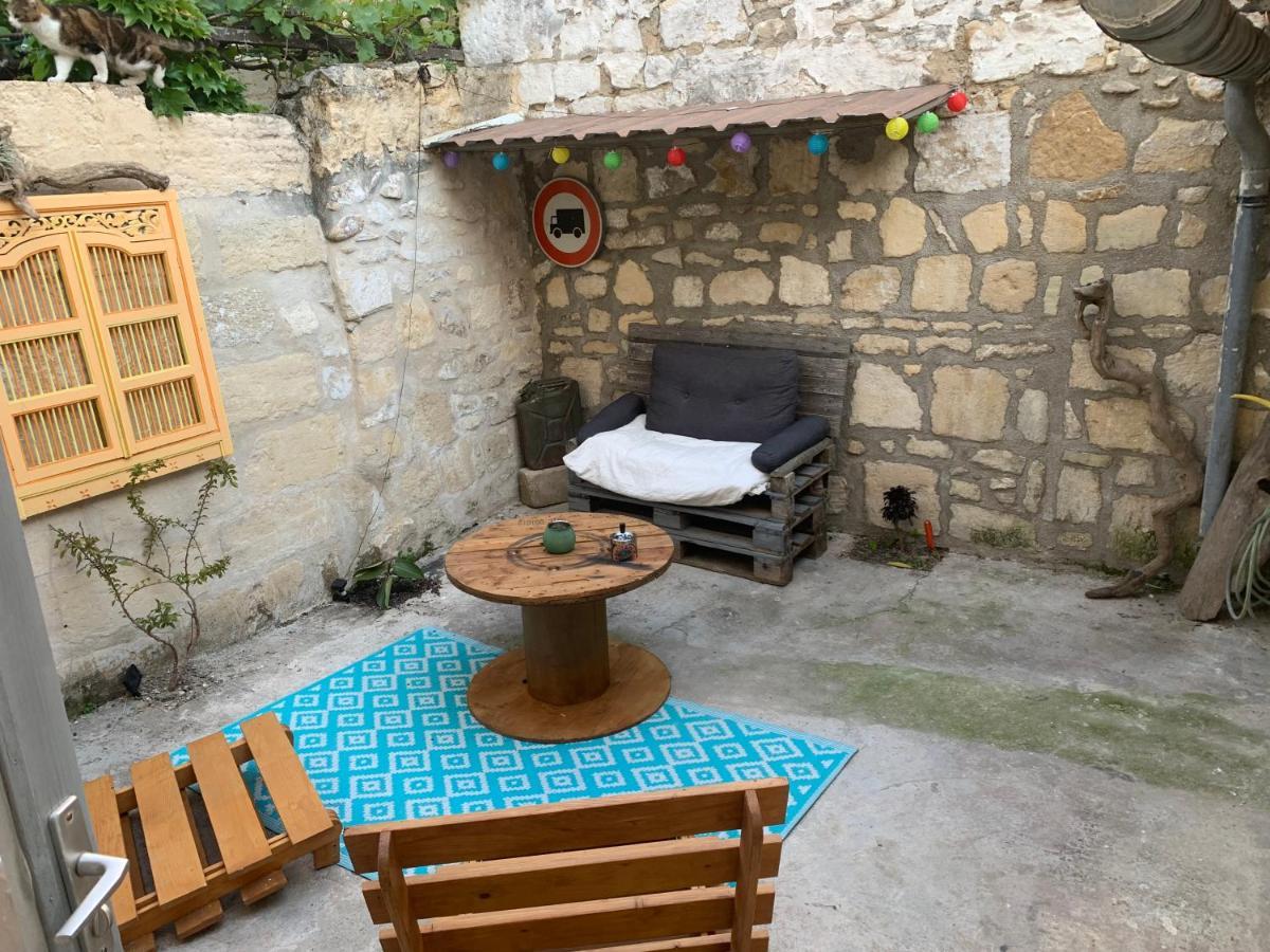 Apartament Studio Avec Cours Fourques  Zewnętrze zdjęcie